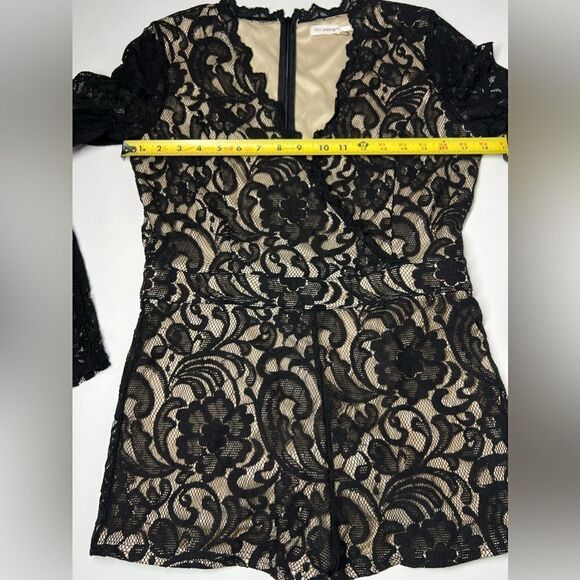 Blu Pepper Bohemian Black Lace Long Sleeve Romper size L - Picture 11 of 15